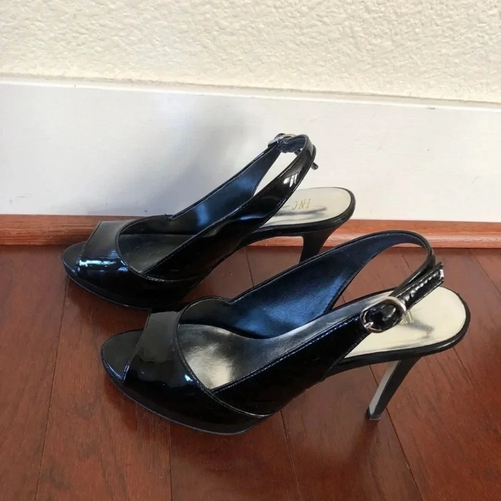 INC BLACK PATENT LEATHER SANDLES 7 excellent condition - Picture 2 of 6